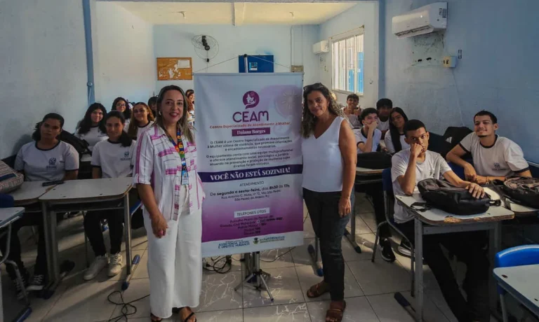 CEAM Daiana Borges Promove Palestra Sobre Violência Contra a Mulher para Estudantes