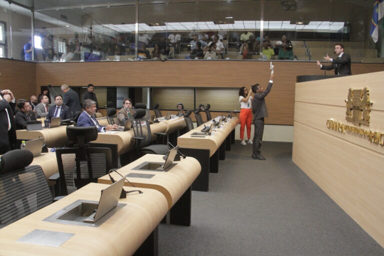 CPI em Debate: Arquivamento de Pedido na Câmara Municipal do Recife gera Controvérsias CPI em Debate: Arquivamento de Pedido na Câmara Municipal do Recife gera Controvérsias