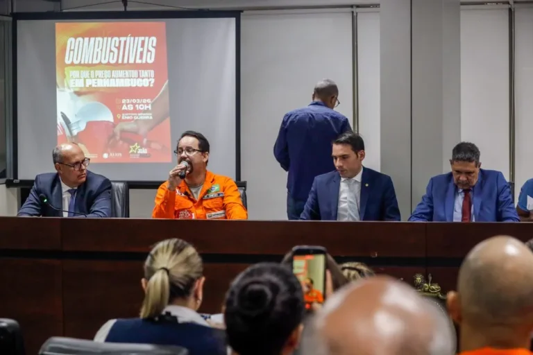 Debate sobre a Alta dos Combustíveis em Pernambuco Gera Controvérsia Entre Especialistas e Autoridad