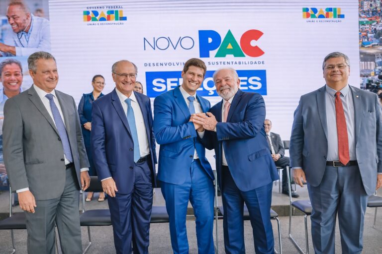 Divergências entre PSB e PT: Fogo Amigo e Vice-Presidência em Debate