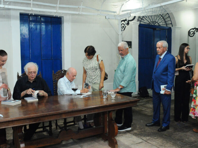 Ecos de uma Jornada: A Trajetória Política de José Jorge Revelada em Livro