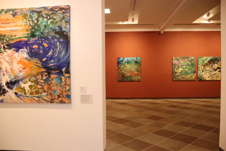 Encontros com a Artista: Uma Imersão na Exposição "Viagem à Aurora do Mundo"