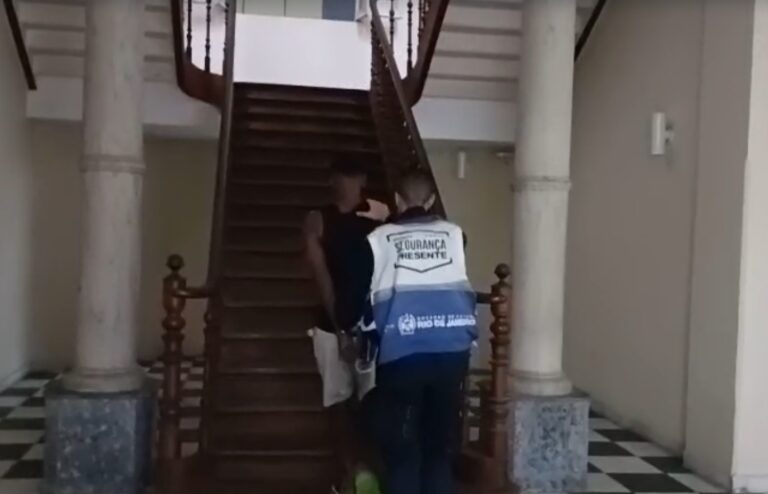Homem é Detido Após Ameaçar Esposa em Terminal de Niterói