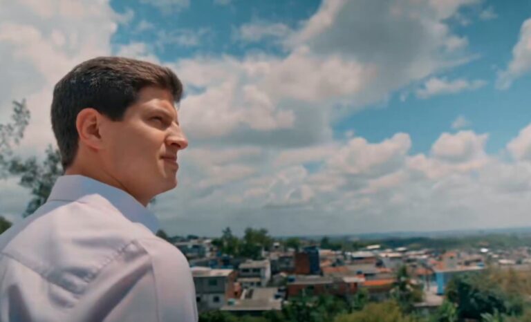 João Campos Lança Pré-Candidatura ao Governo de Pernambuco com Vídeo Emocionante