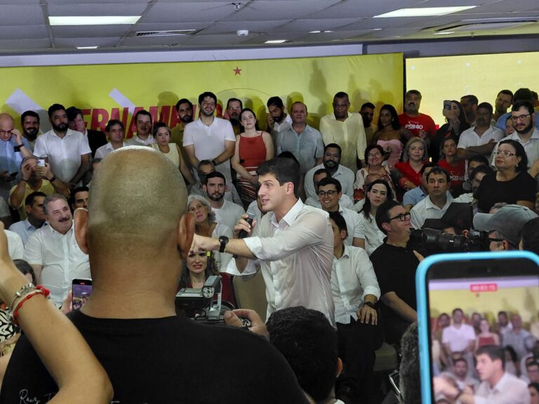 João Campos Lança Pré-Candidatura ao Governo de Pernambuco: “Estou Pronto” João Campos Lança Pré-Candidatura ao Governo de Pernambuco: "Estou Pronto"