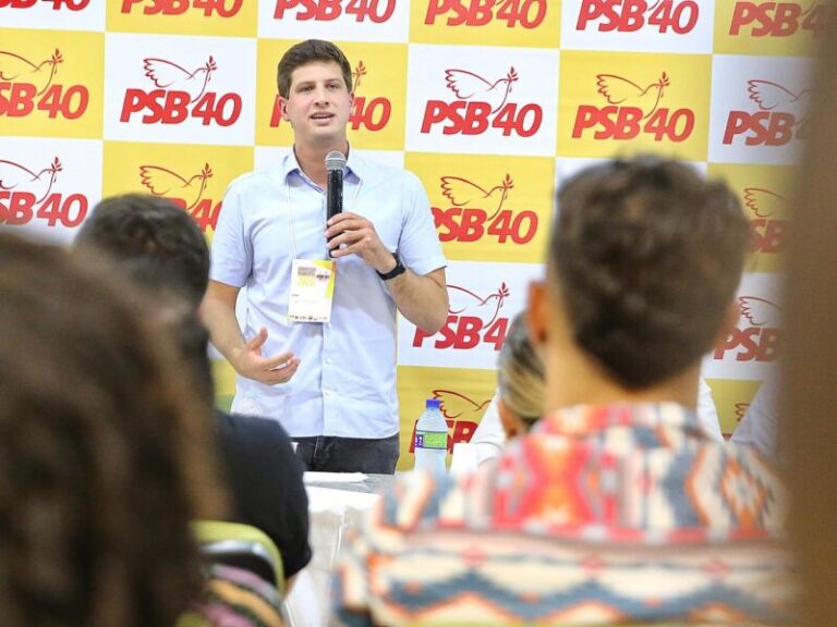 João Campos: Trajetória Política e Desafios Rumo ao Governo de Pernambuco João Campos: Trajetória Política e Desafios Rumo ao Governo de Pernambuco