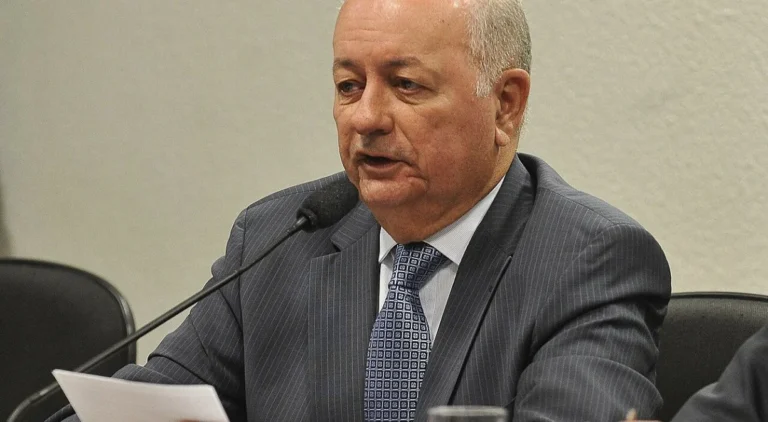 Lançamento de Biografia de José Jorge de Vasconcelos Agita o Recife