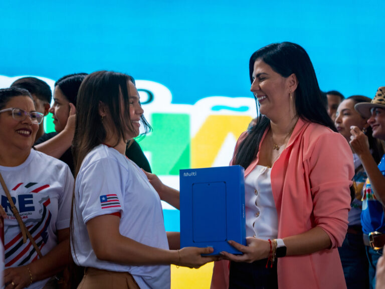Mais de 20 mil Tablets Entregues em 24 Horas: Uma Revolução na Educação do Maranhão Mais de 20 mil Tablets Entregues em 24 Horas: Uma Revolução na Educação do Maranhão