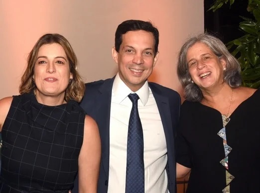 Milu Megale Assume Dupla Secretaria na Prefeitura do Recife e Levanta Questões Éticas Milu Megale Assume Dupla Secretaria na Prefeitura do Recife e Levanta Questões Éticas