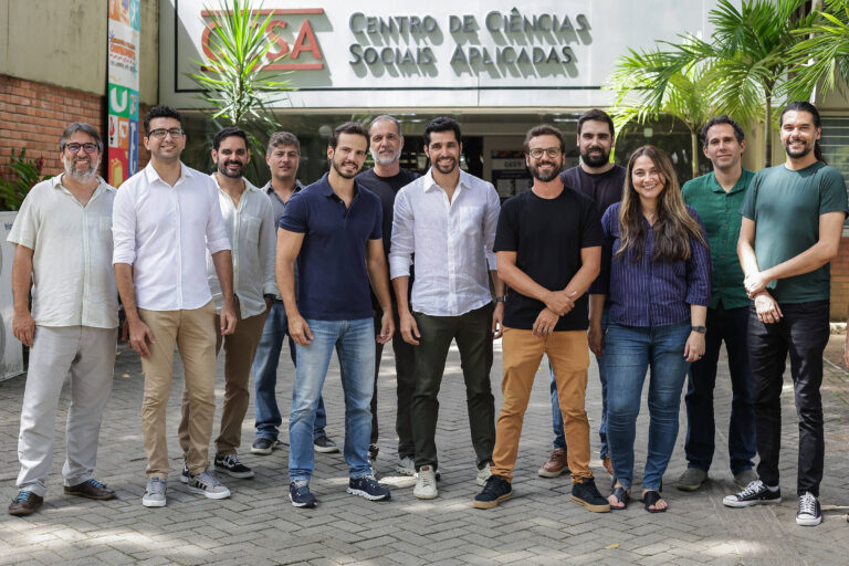 Pesquisa Revolucionária do Nordeste Transforma o Ensino de Economia no Brasil