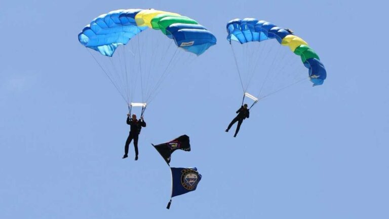 Recife: Apresentação Aérea de Paraquedistas do Exército Neste Domingo (22)