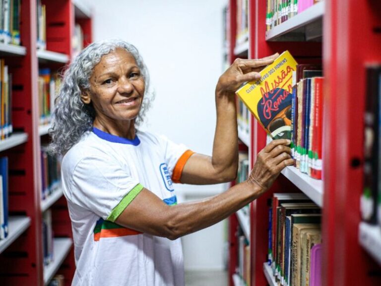 Recife Oferece 2,8 mil Vagas para Educação de Jovens e Adultos: Uma Oportunidade de Recomeço Recife Oferece 2,8 mil Vagas para Educação de Jovens e Adultos: Uma Oportunidade de Recomeço