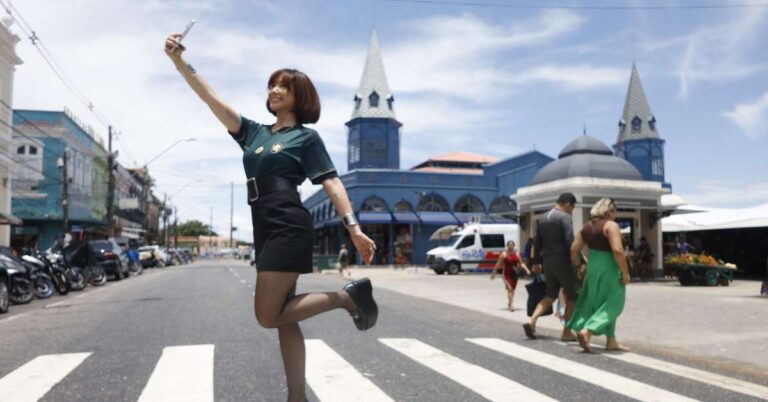 Tainá Bueno e a Estética Blockecore: Estilo e Propósito em Editorial Exclusivo