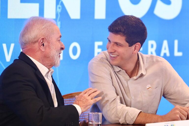 Uma Campanha Nacionalizada: Interferências do PT e PSB em Pernambuco Uma Campanha Nacionalizada: Interferências do PT e PSB em Pernambuco