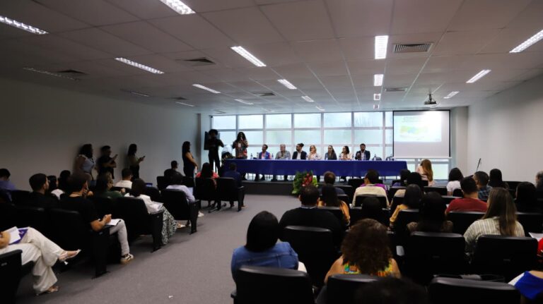 Abril Azul: SES-PE e Secretaria de Direitos Humanos promovem fórum sobre autismo e inclusão