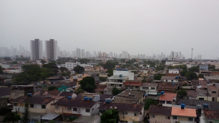 Alerta de Perigo Potencial: Inmet Adverte Pernambuco sobre Chuvas e Ventos Fortes