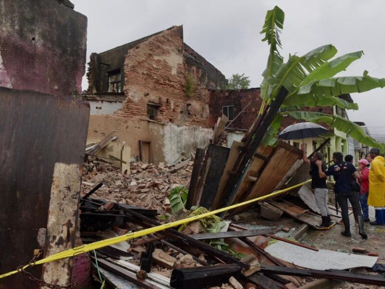 Casal Ferido em Desabamento no Recife: Internados com Politraumatismos