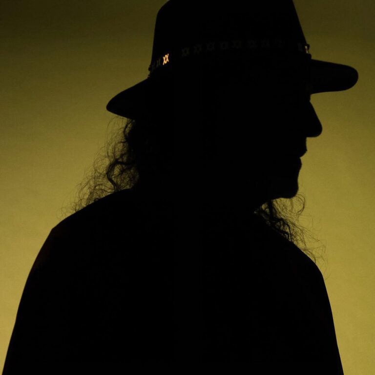 Celebrações dos 80 Anos de Alceu Valença: Musical, Turnê e Documentário em Destaque