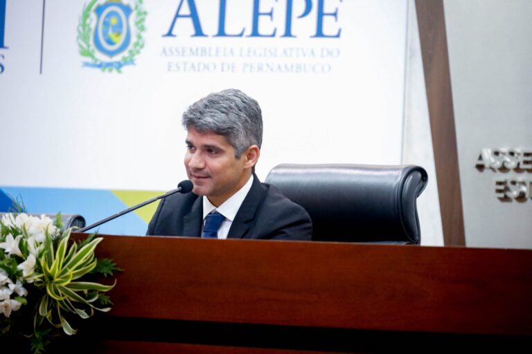 Comissão de Educação Requer Esclarecimentos da Prefeitura do Recife sobre Fundef