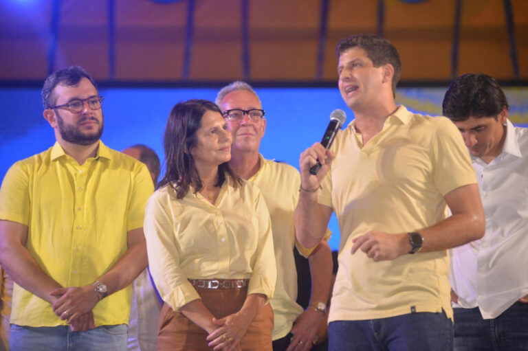 Críticas à Gestão de Raquel Lyra Marcam Lançamento das Pré-Candidaturas em Pernambuco Críticas à Gestão de Raquel Lyra Marcam Lançamento das Pré-Candidaturas em Pernambuco