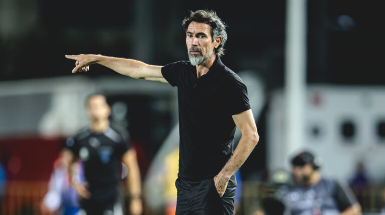 Eduardo Domínguez Assume Culpa pela Derrota do Atlético e Clama por Reflexão Interna