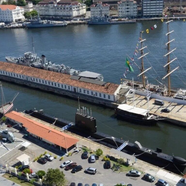 Explore Navios de Guerra da Marinha Brasileira: Uma Experiência Inesquecível Explore Navios de Guerra da Marinha Brasileira: Uma Experiência Inesquecível