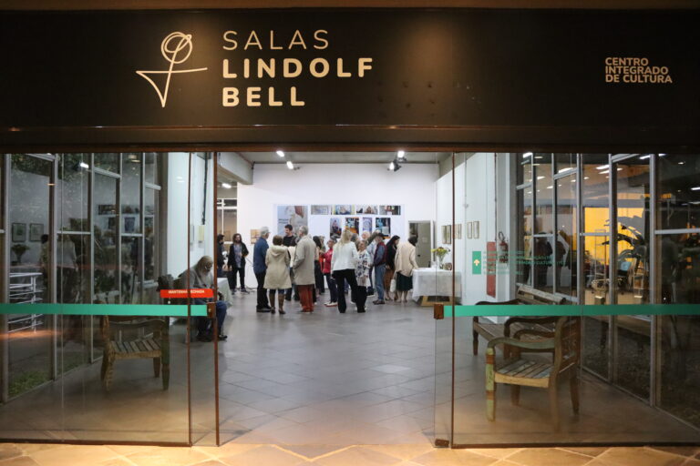 Exposição 'Raízes e Reflexos' Destaca a Arte Catarinense na FCC