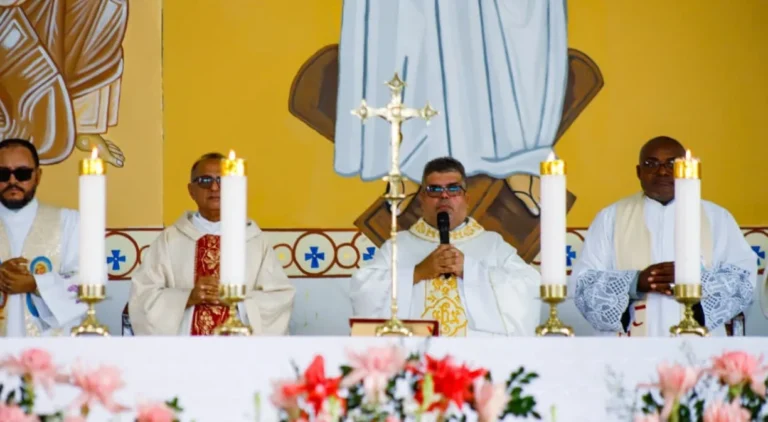 Fé e Política: Raquel Lyra e João Campos em Arcoverde no Sertão de Pernambuco Fé e Política: Raquel Lyra e João Campos em Arcoverde no Sertão de Pernambuco