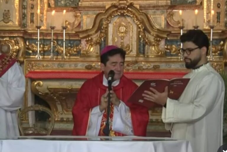 Fé e Tradição: Milhares Celebram o Tríduo Pascal no Grande Recife