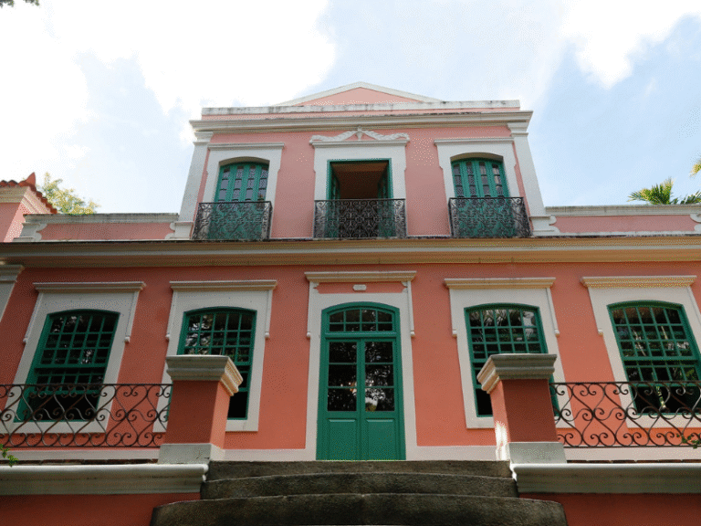 Fundação Gilberto Freyre Lança Curso Gratuito de Conservação de Acervos em Pernambuco