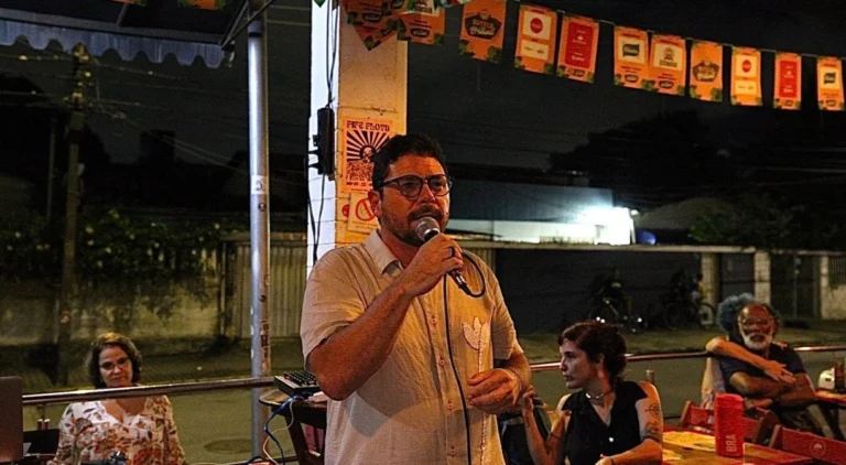 Ivan Moraes Lança Livro e Critica Concentração de Poder na Política de Pernambuco