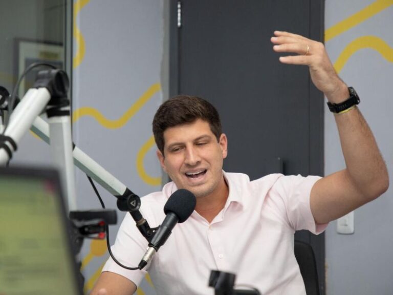 João Campos Lança Campanha Com Ataques Diretos a Raquel Lyra