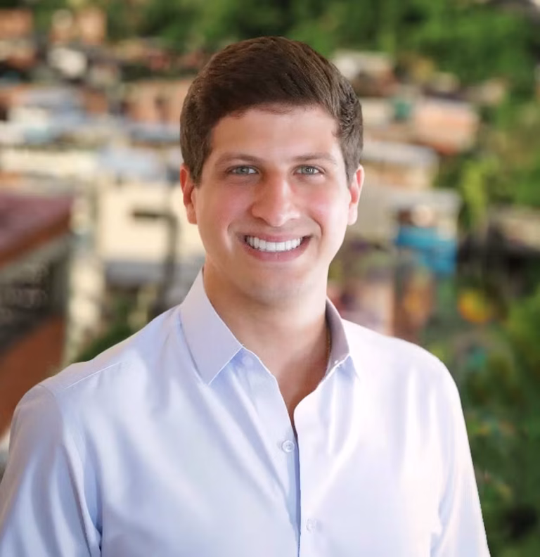 João Campos Lidera Disputa pelo Governo de Pernambuco, Segundo Datafolha