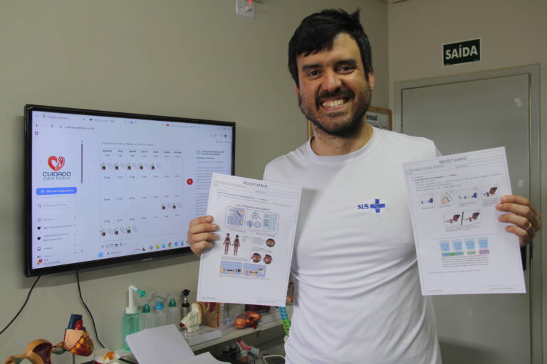 Médico Inova com Receitas Ilustradas para Pacientes em Pernambuco