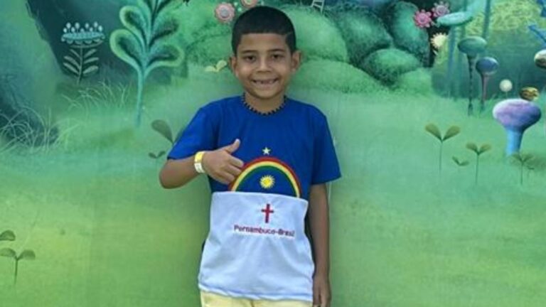 Menino de 8 anos falece com suspeita de meningite bacteriana após atendimento em três hospitais; família denuncia negligência Menino de 8 anos falece com suspeita de meningite bacteriana após atendimento em três hospitais; fam