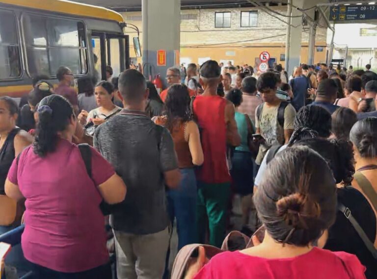 Metrô do Recife Retoma Operações Após Quatro Horas de Interrupção