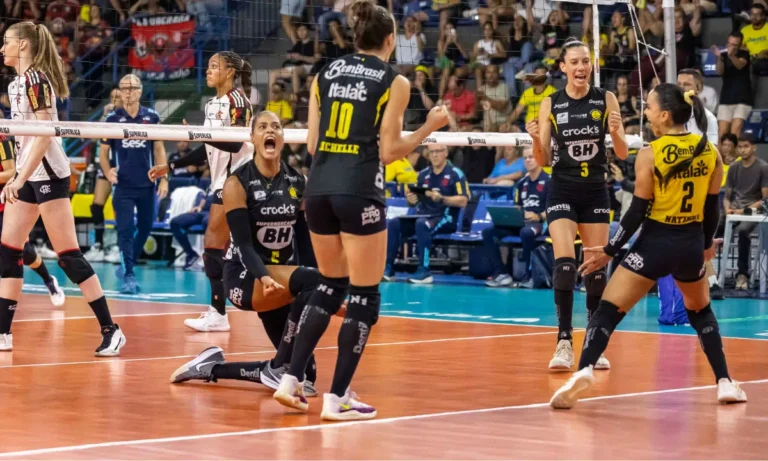 Praia Clube Domina Sesc Flamengo e Assume Liderança na Semifinal da Superliga Praia Clube Domina Sesc Flamengo e Assume Liderança na Semifinal da Superliga