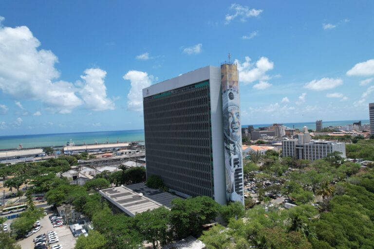 Recife Declara Ponto Facultativo na Véspera do Feriado de Tiradentes