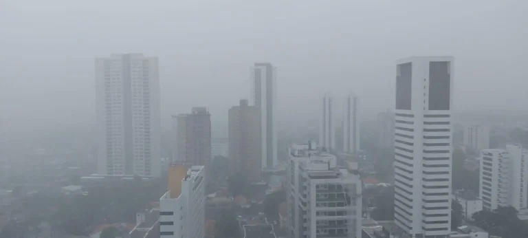 Recife em Alerta: Chuvas Intensas Afetam Serviços Públicos e Suspendem Aulas Recife em Alerta: Chuvas Intensas Afetam Serviços Públicos e Suspendem Aulas