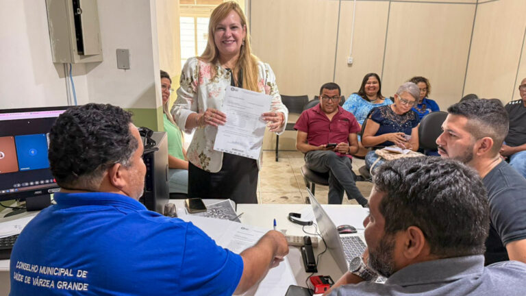 Secretária de Saúde de Várzea Grande é Empossada como Conselheira Nata e Foca em Diálogo Social