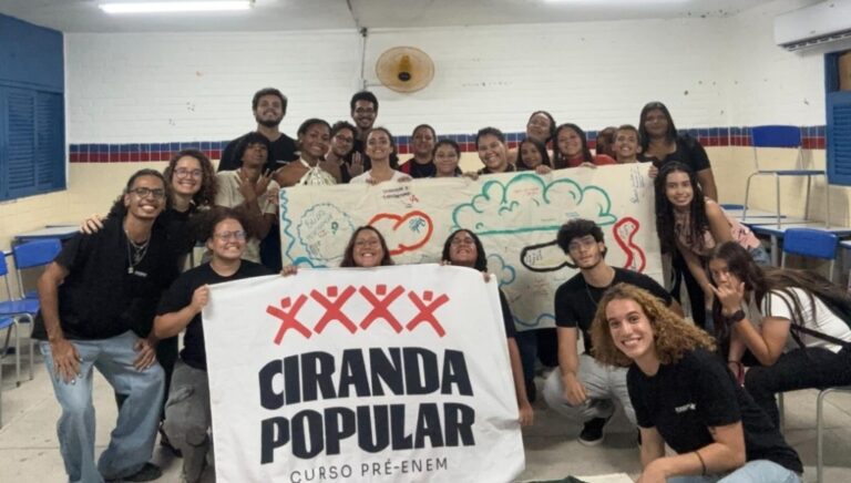 Cursinhos Populares: Calendário de Aulas Inicia no Brasil com Apoio do MEC