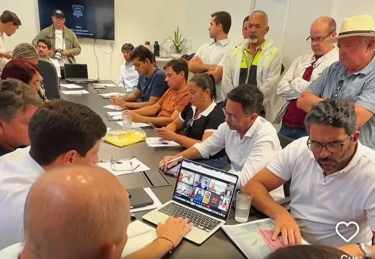 João Campos Reúne Prefeitos para Reivindicar Recursos Federais Após Chuvas em Pernambuco