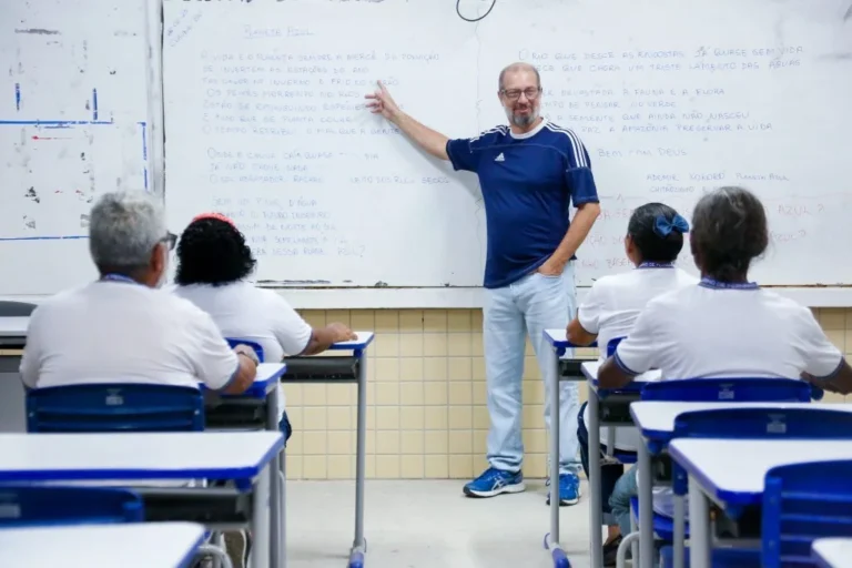 MPPE Exige Ações para Aumentar Acesso e Permanência na EJA em Pernambuco
