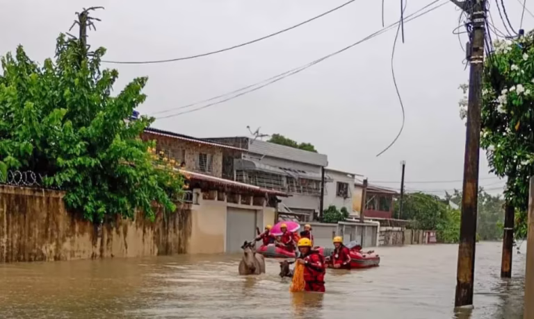 Pernambuco em Alerta: Chuvas Intensas Resultam em 6 Mortes e Situação de Emergência Aprovada