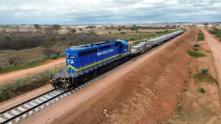 Impasse da Transnordestina em Pernambuco pressiona instituições e acirra disputa política Impasse da Transnordestina em Pernambuco pressiona instituições e acirra disputa política