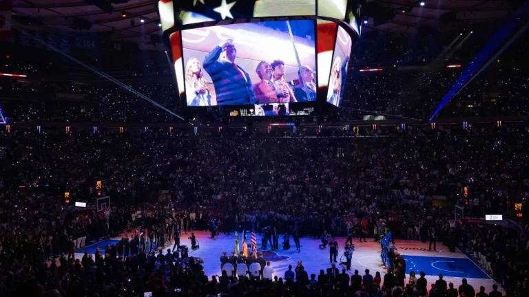 Trump é Vaiado nas Finais da NBA em Nova York: Impacto e Reação do Público Trump é Vaiado nas Finais da NBA em Nova York: Impacto e Reação do Público