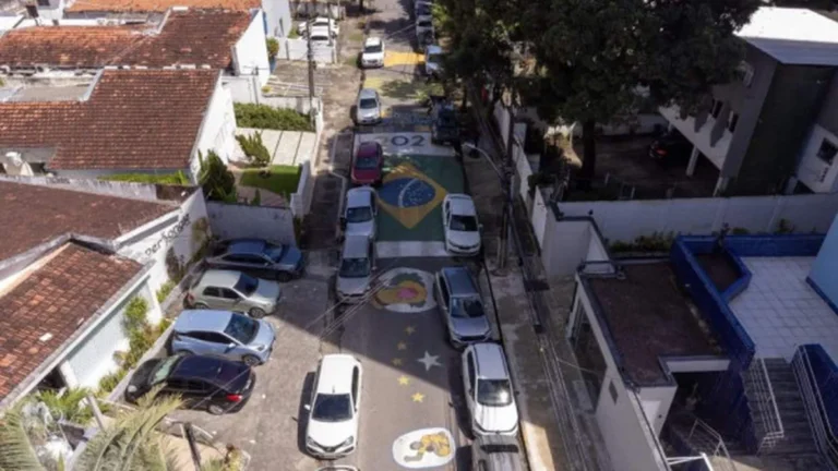 Clima de Copa do Mundo toma conta das ruas do Recife com pinturas e decorações para 2026