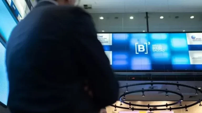 Ibovespa hoje: Santander dispara 13% enquanto Brava Energia lidera perdas