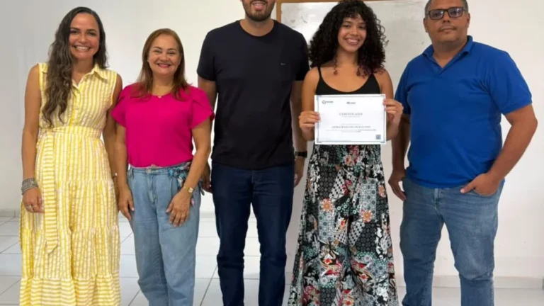 Curso gratuito de fotografia mobile certifica primeira turma em Paulista com foco em inclusão digita