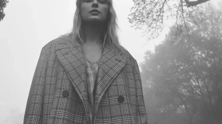 Seis anos de “Folklore”, de Taylor Swift: as 6 faixas que marcaram gerações Seis anos de "Folklore", de Taylor Swift: as 6 faixas que marcaram gerações